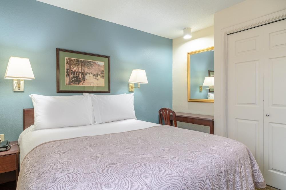 Candlewood Suites Washington-Fairfax By Ihg Εξωτερικό φωτογραφία