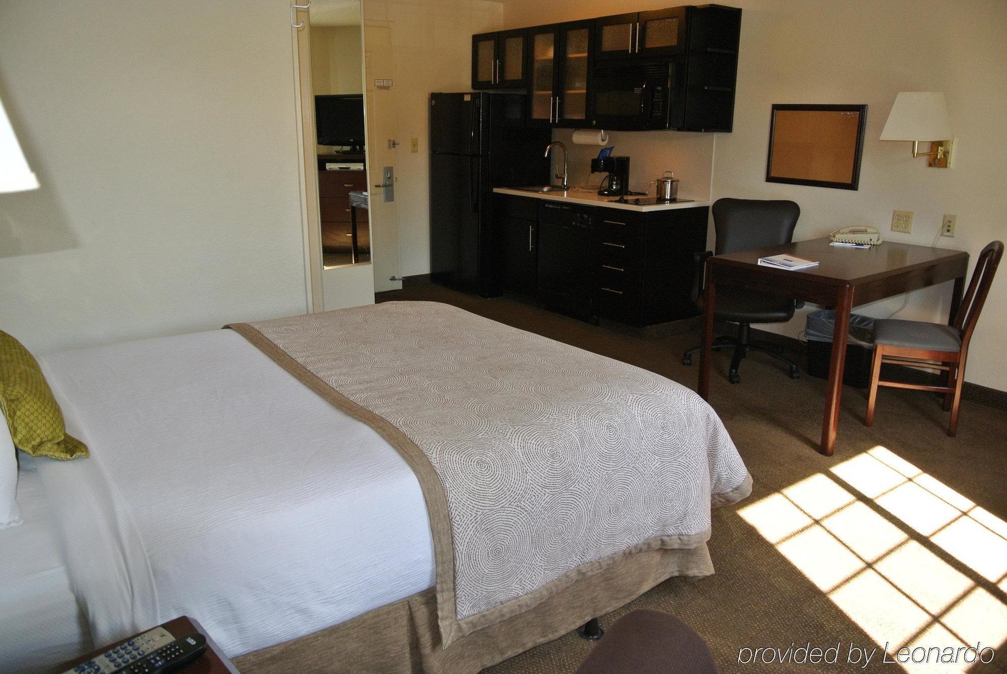 Candlewood Suites Washington-Fairfax By Ihg Εξωτερικό φωτογραφία