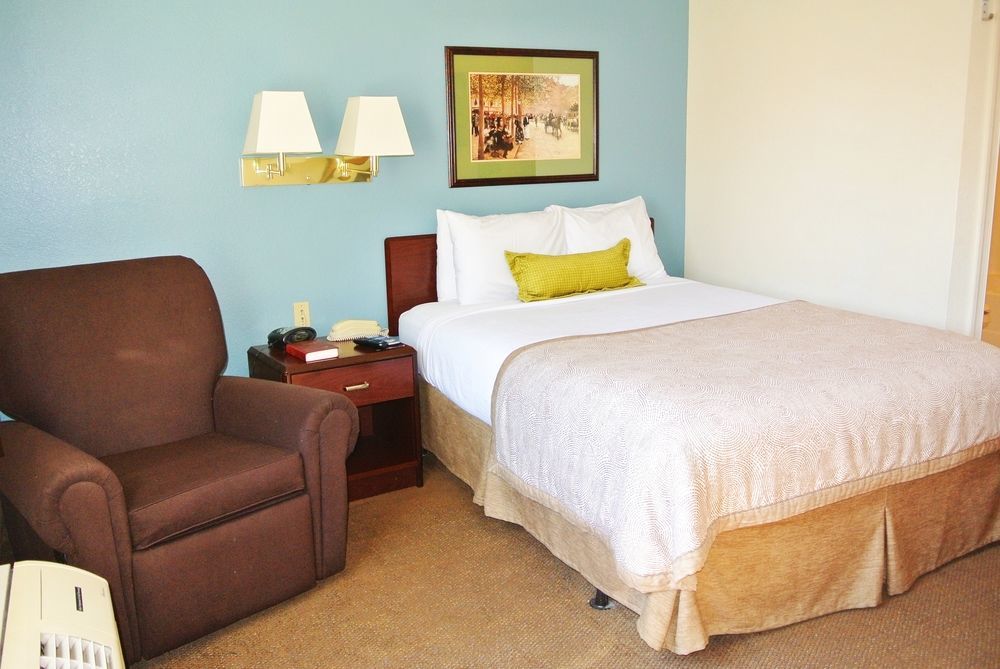 Candlewood Suites Washington-Fairfax By Ihg Εξωτερικό φωτογραφία