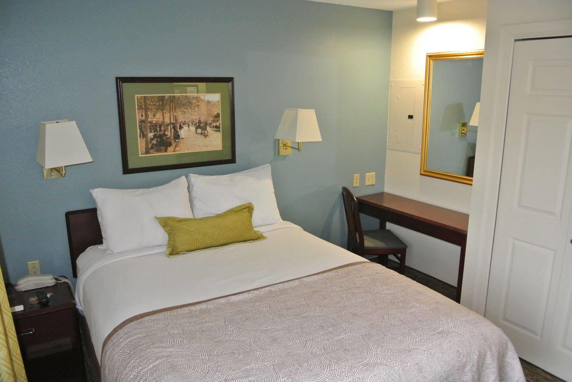 Candlewood Suites Washington-Fairfax By Ihg Εξωτερικό φωτογραφία