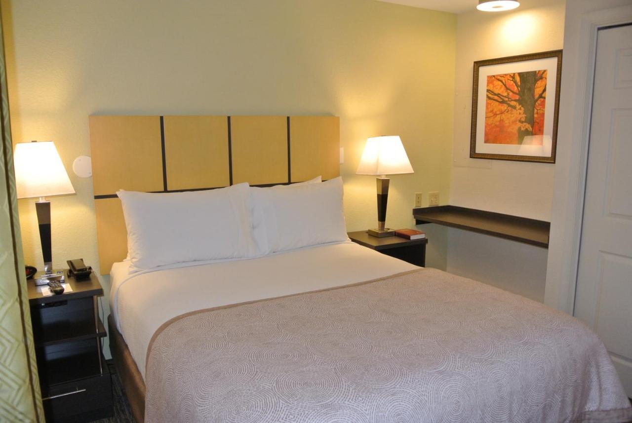 Candlewood Suites Washington-Fairfax By Ihg Εξωτερικό φωτογραφία