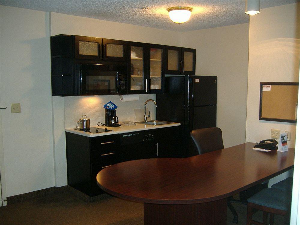 Candlewood Suites Washington-Fairfax By Ihg Εξωτερικό φωτογραφία