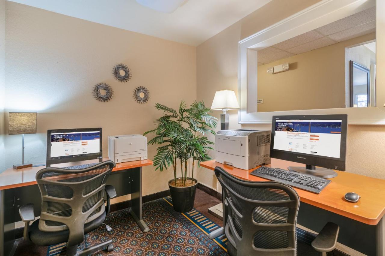Candlewood Suites Washington-Fairfax By Ihg Εξωτερικό φωτογραφία